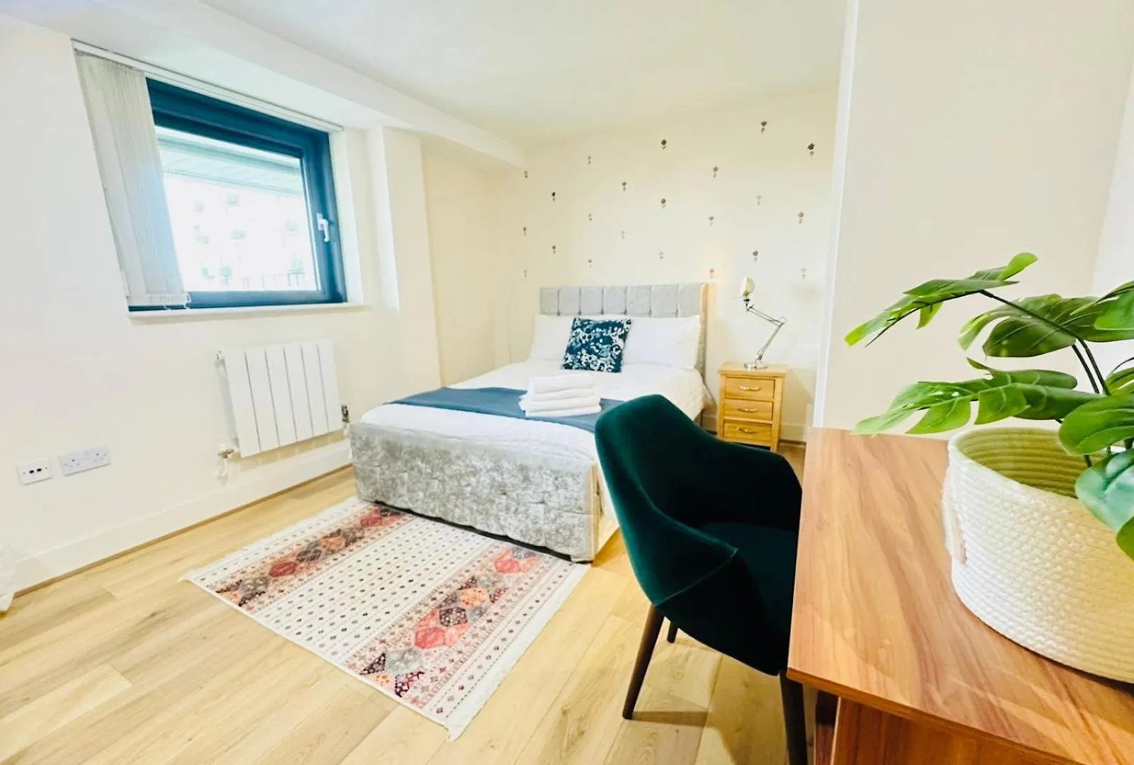 Modern 2Bed 2Bath Apartment Canary Wharf - Upto 5 Person London