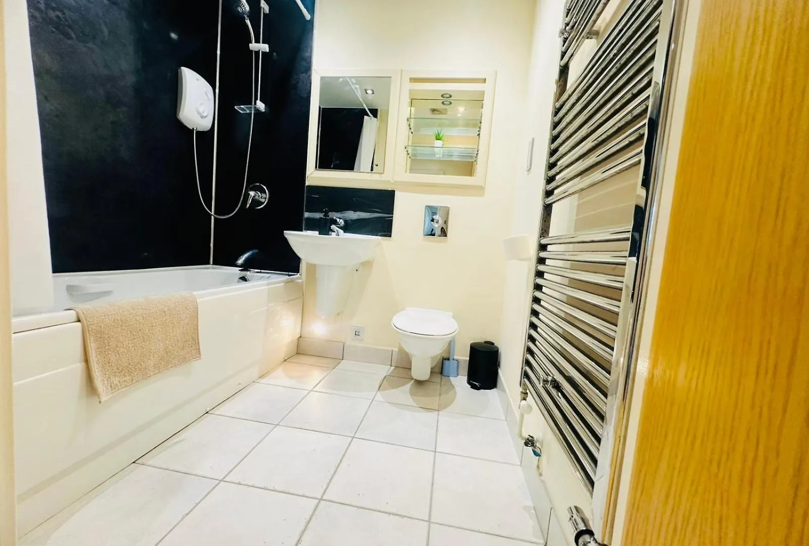 Modern 2Bed 2Bath Apartment Canary Wharf - Upto 5 Person London 0*,  United Kingdom
