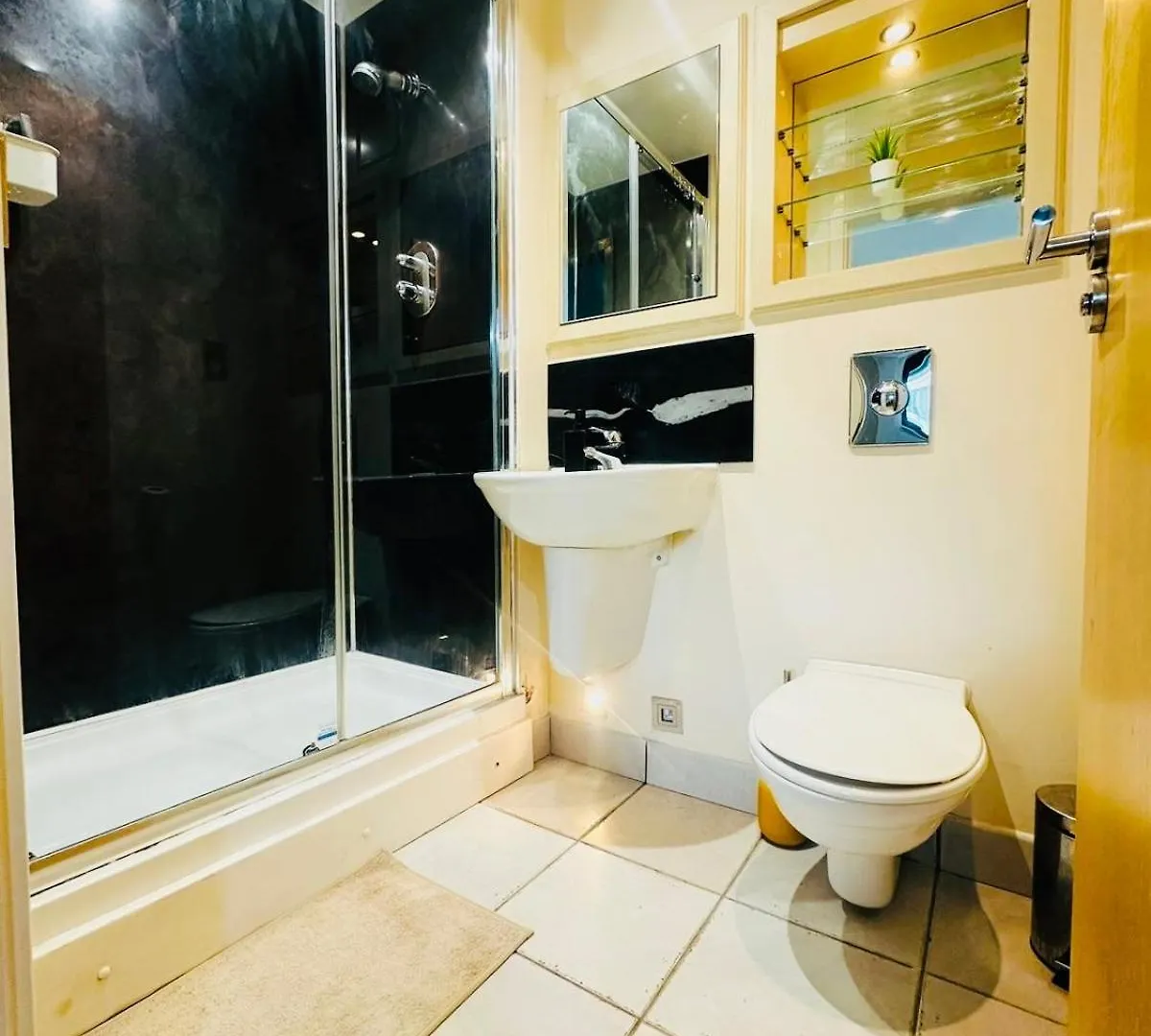 Modern 2Bed 2Bath Apartment Canary Wharf - Upto 5 Person London