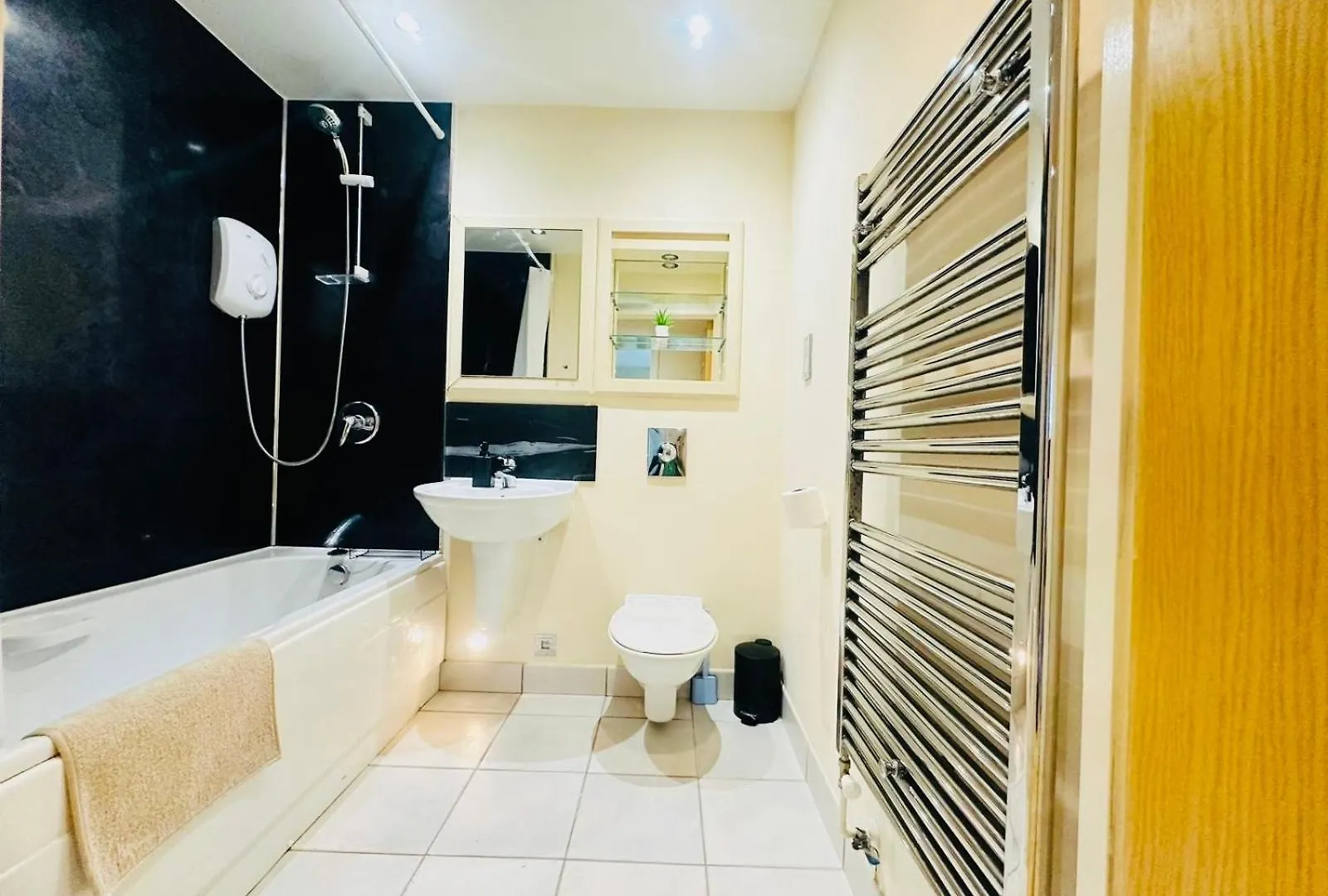 Modern 2Bed 2Bath Apartment Canary Wharf - Upto 5 Person London United Kingdom