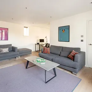  Holiday home Walcot Townhouse United Kingdom