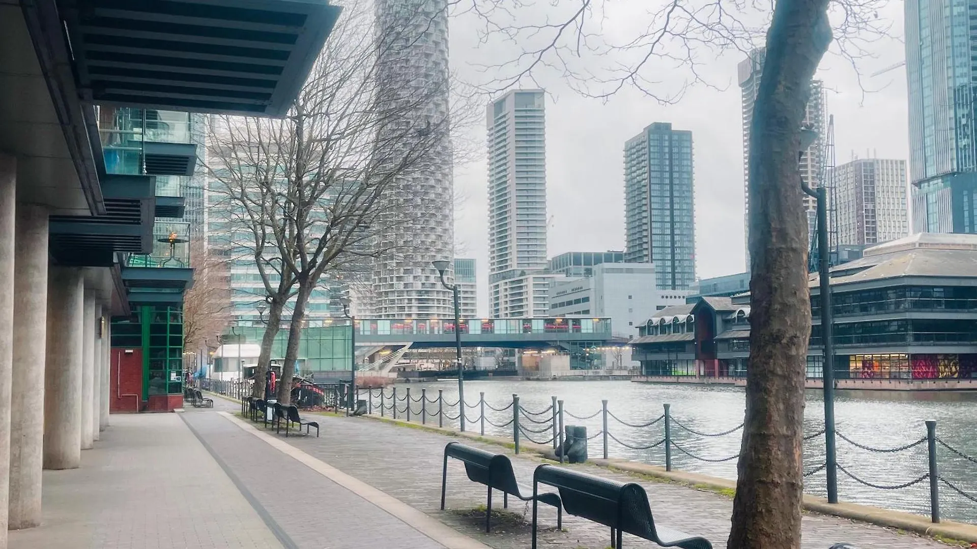 Modern 2Bed 2Bath Apartment Canary Wharf - Upto 5 Person London