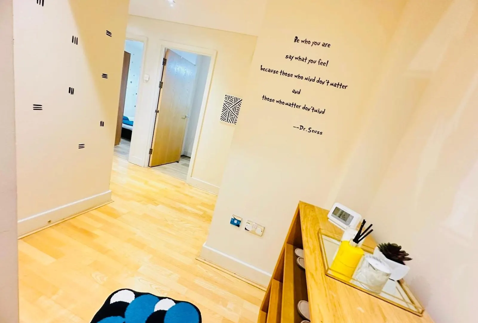 Modern 2Bed 2Bath Apartment Canary Wharf - Upto 5 Person London 0*,