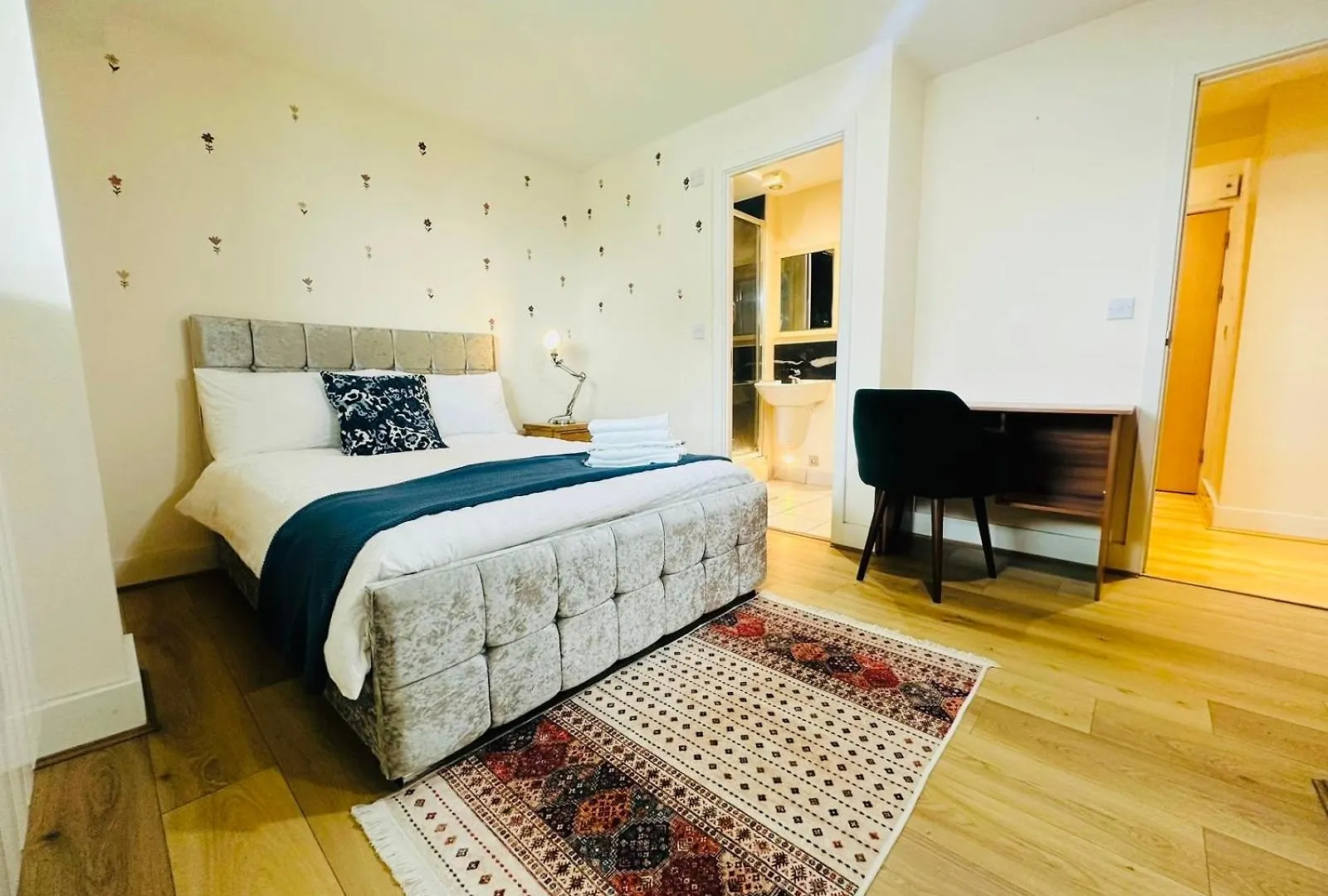 Modern 2Bed 2Bath Apartment Canary Wharf - Upto 5 Person London 0*,  United Kingdom