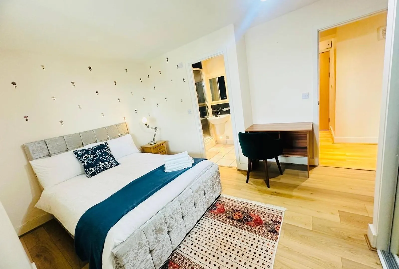 Modern 2Bed 2Bath Apartment Canary Wharf - Upto 5 Person London